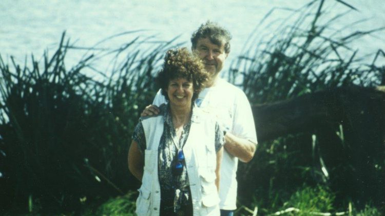 Tim Symonds and Lesley Abdela in the African bush